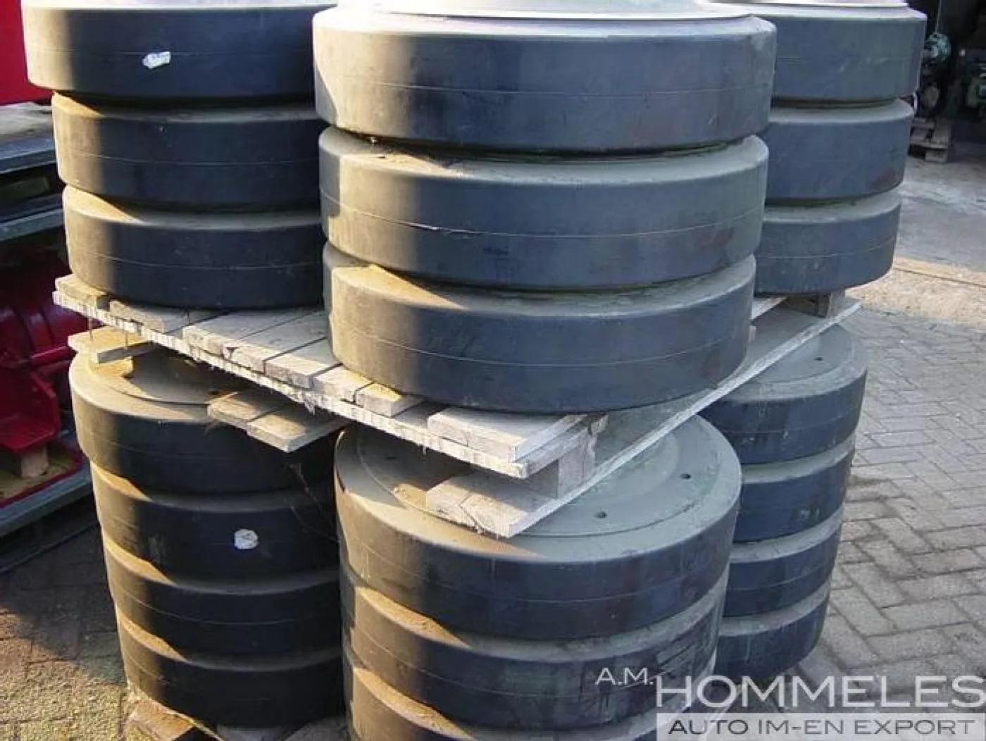 Solid tire - 2