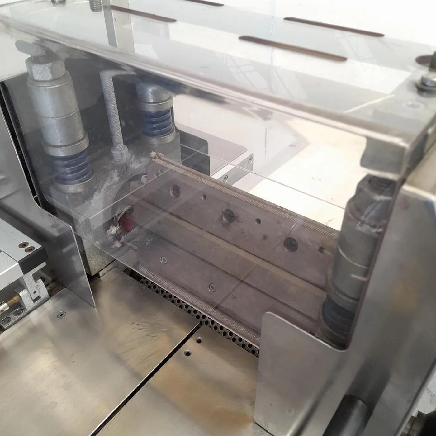 Delfin Flowpack with Conveyor - 8