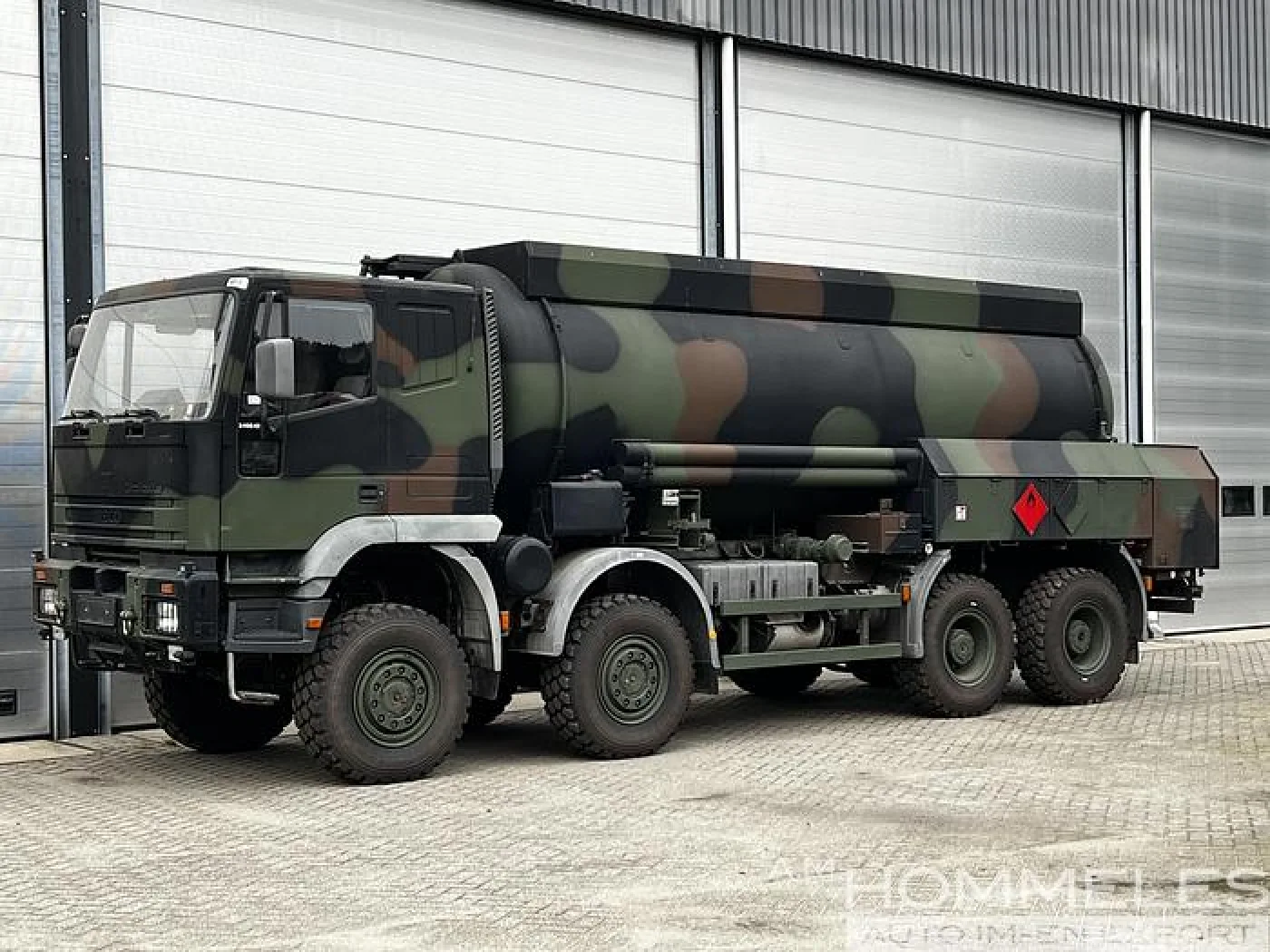 Iveco Trakker 8x8 tankertruck - 2