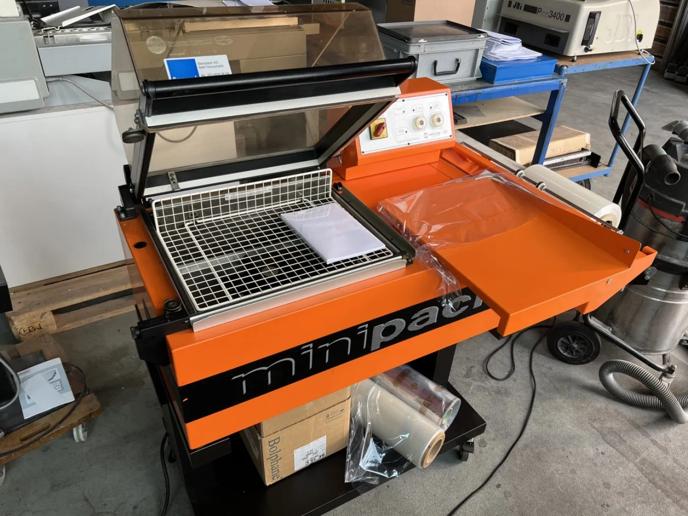 Mise sous plastique Minipack FM 75 - 1