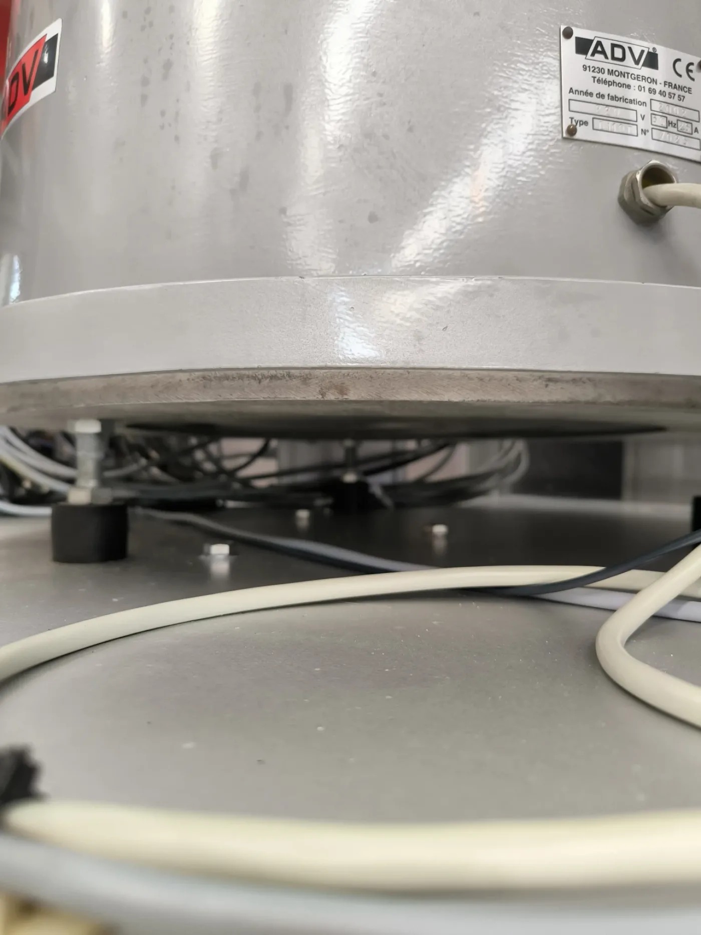 LIQUID FILLER CAPPER SERAC R16E8/720 WITH VIBRATORY BOWL ADV DI10 - 7