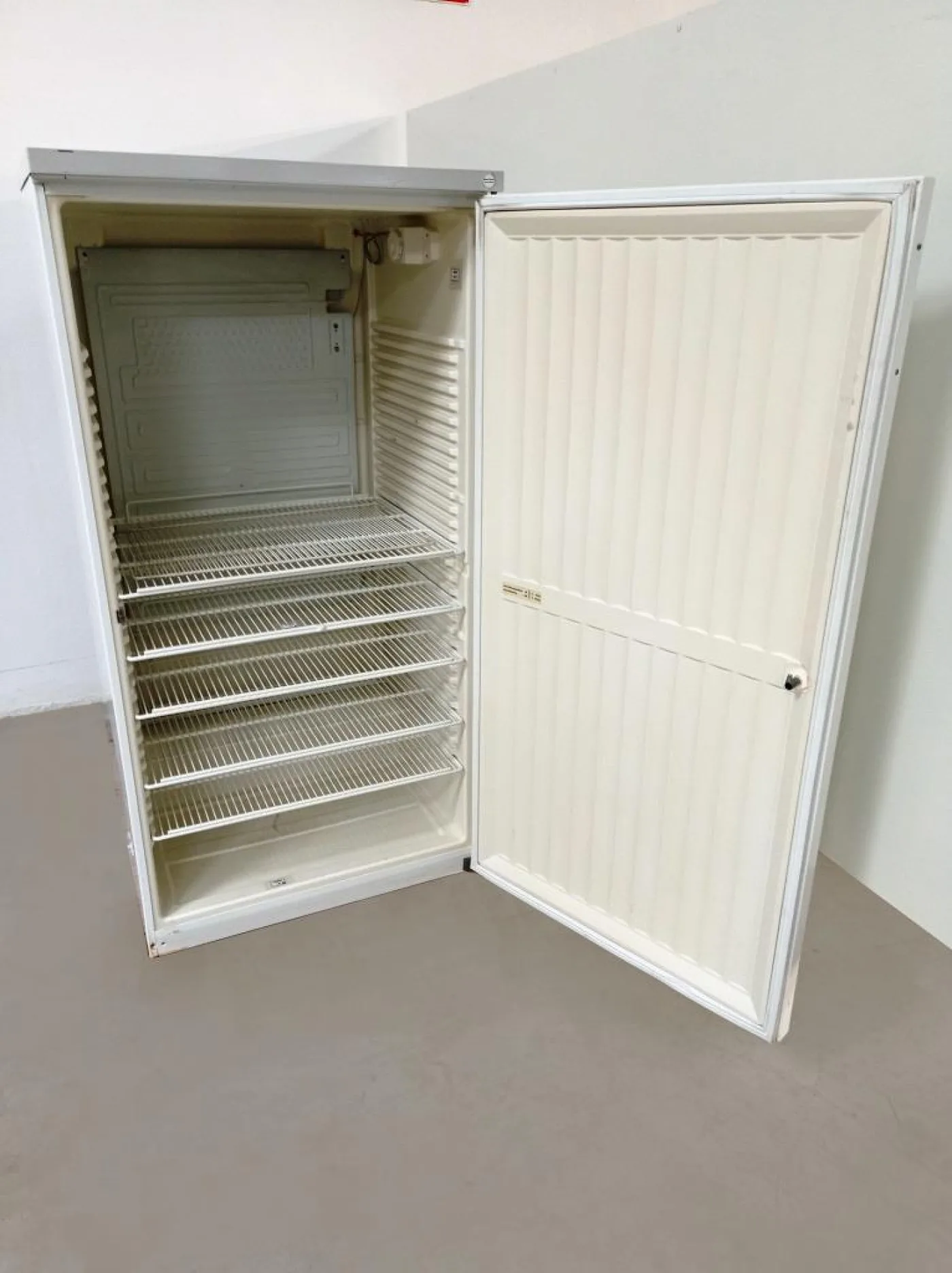 ARMADIO TERMOSTATICO – LIEBHERR – MOD. FKS 5000 - 2