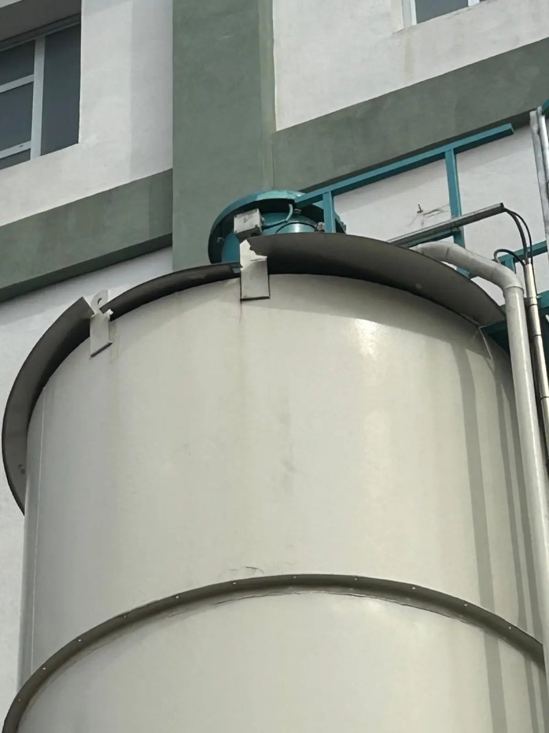 STEEL SILO 17,000 LITERS ON STRUCTURE WITH LOAD CELLS