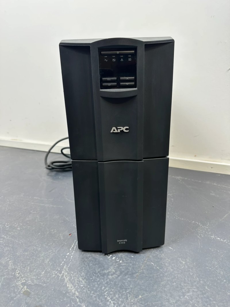 APC Smart-UPS SMT2200 USV US-/120-V-Version Stecker: NEMA L5-30P (30 A / 125 V Twist-Lock)