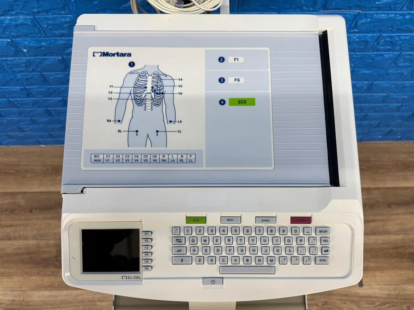 Mortara ELI 250c Electrocardiograph ECG REF: ELI250c-BCB-BAFAX - 2
