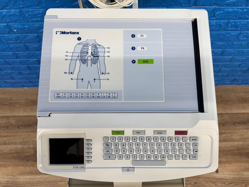 Mortara ELI 250c Electrocardiograph ECG REF: ELI250c-BCB-BAFAX