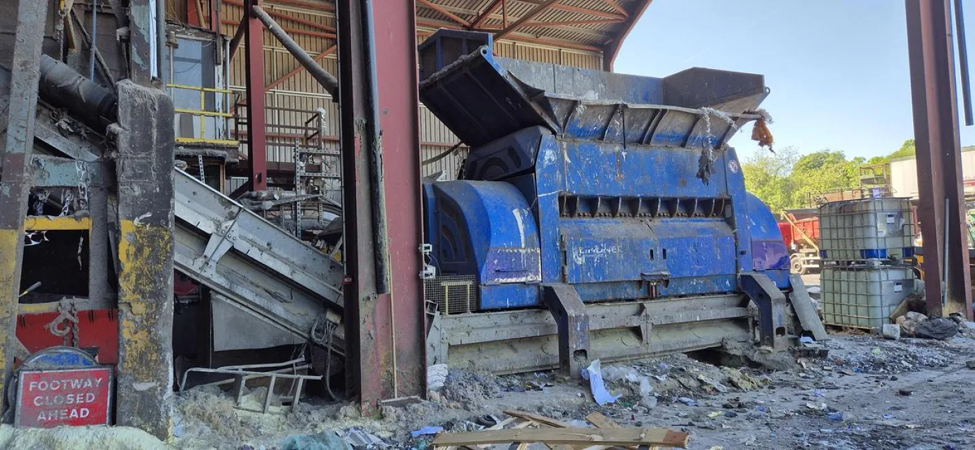 2016 Lindner Polaris 2800 Single-Shaft Slow-Speed Shredder - 1