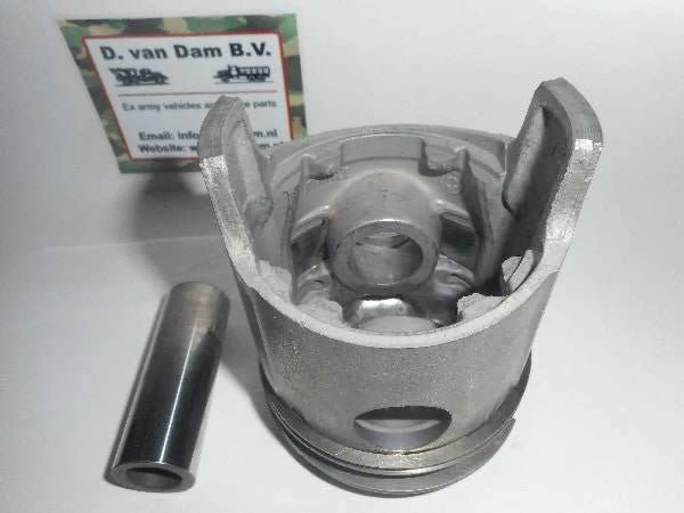 Piston 81,50MM with springs, pin and retaining clip - 2