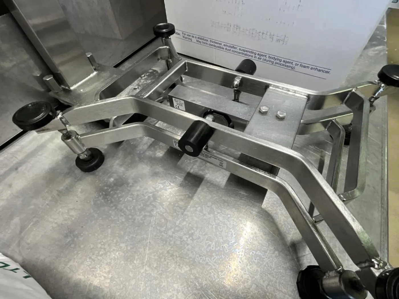 Mateco Mateco Stainless Steel Dispensing Booth with Dust Extraction System - 4