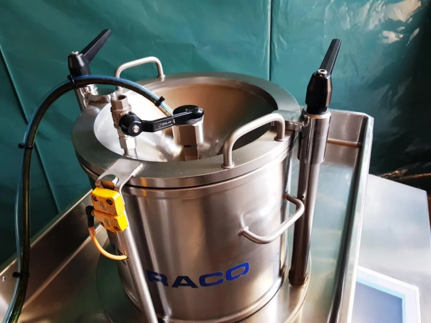 MESCOLATORE POLVERI CON NEBULIZZATORE – VETRACO – MOD. MC4A - 8