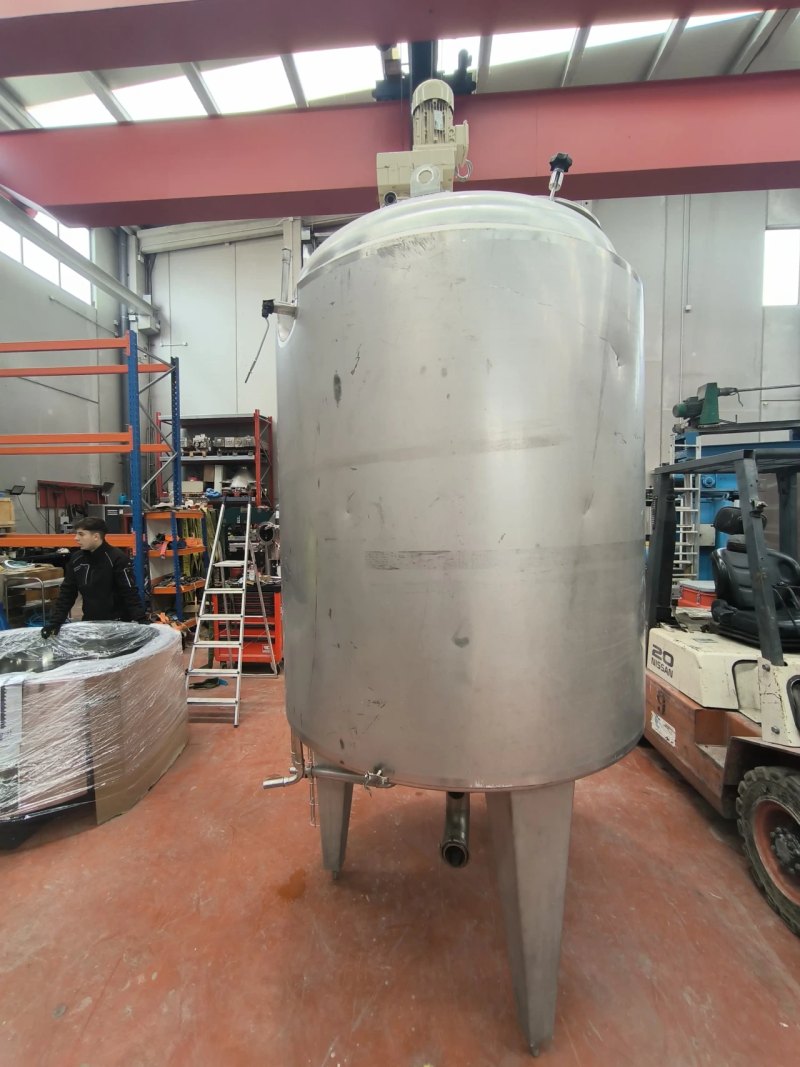 VERTICAL TANK IN STAINLESS STEEL 304 OF 2000 LITRES WITH AGITATION, JACKET AND HERMETICALLY SEALED HEAT SEALED.
