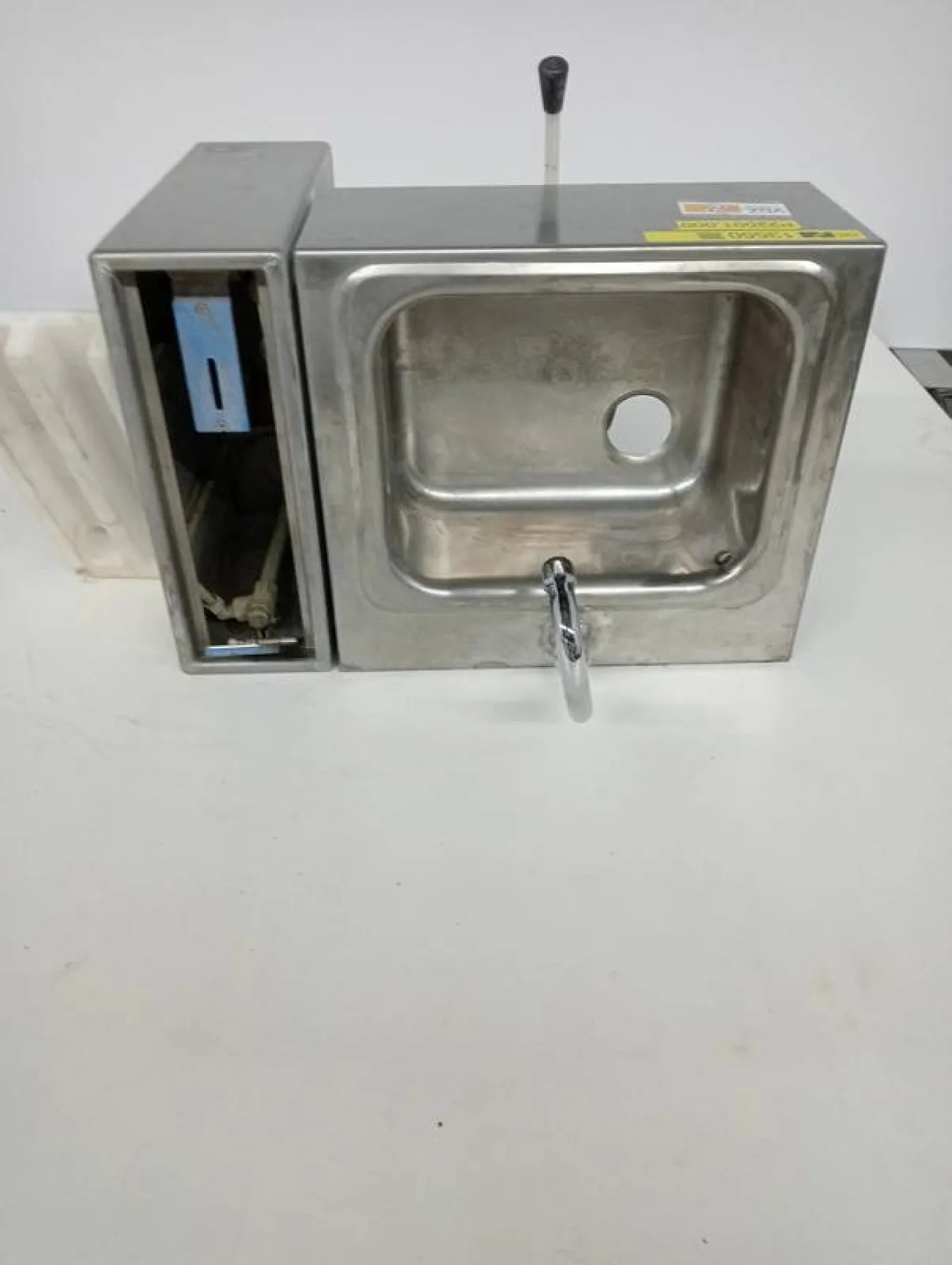Wash basin with sterilisator - 5