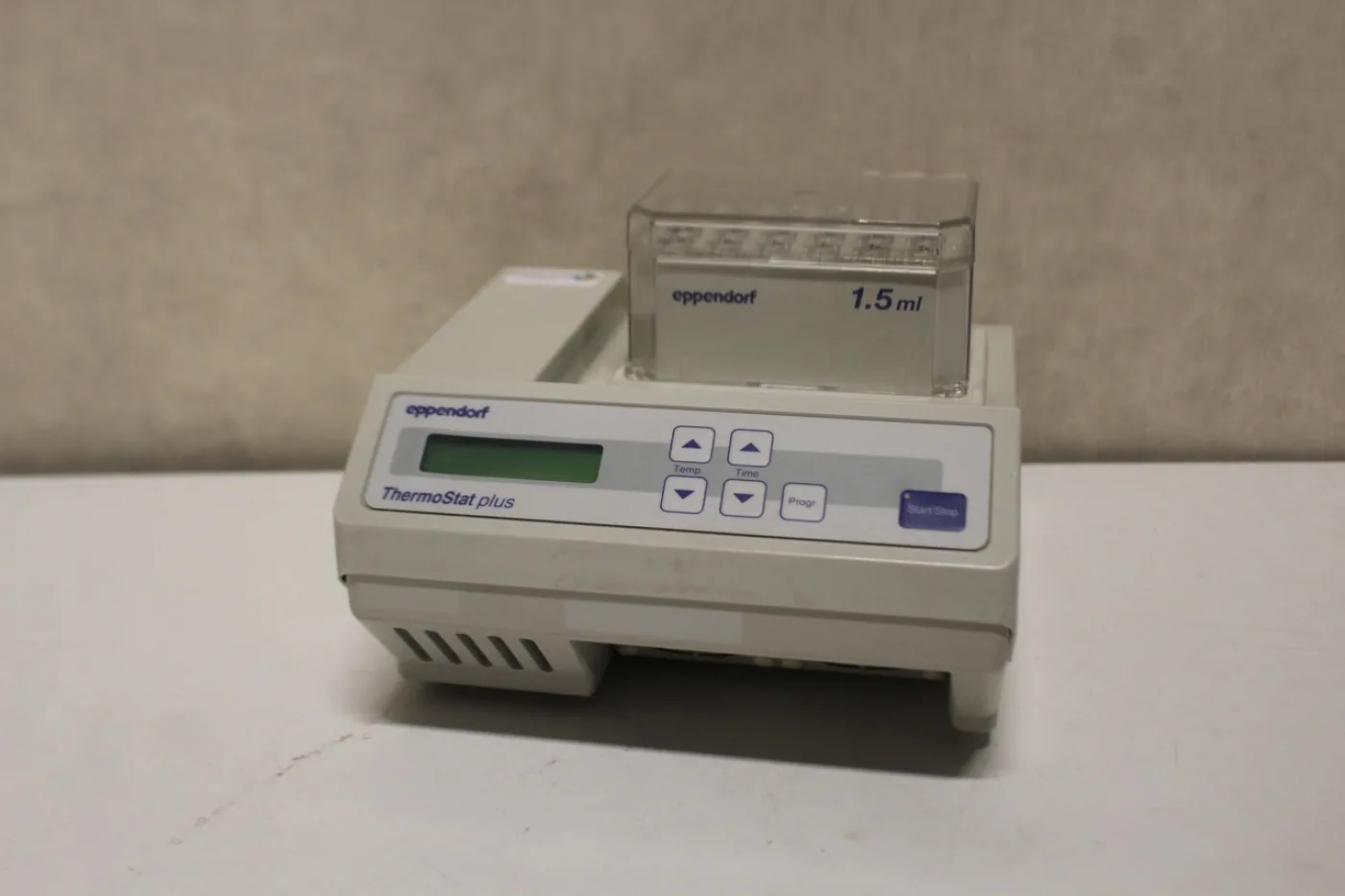 Eppendorf ThermoStat plus Verwarmingsblok - 1