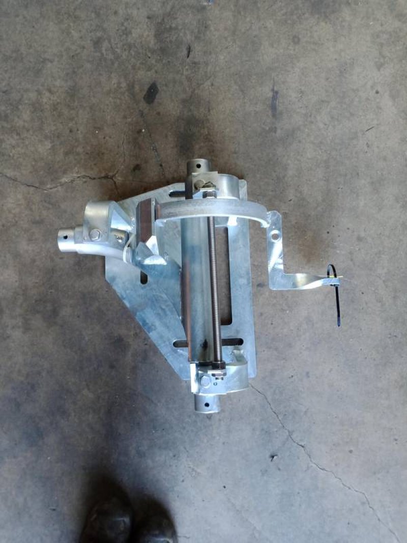 Switch right inside 90°. Tube height 15 cm. On plate