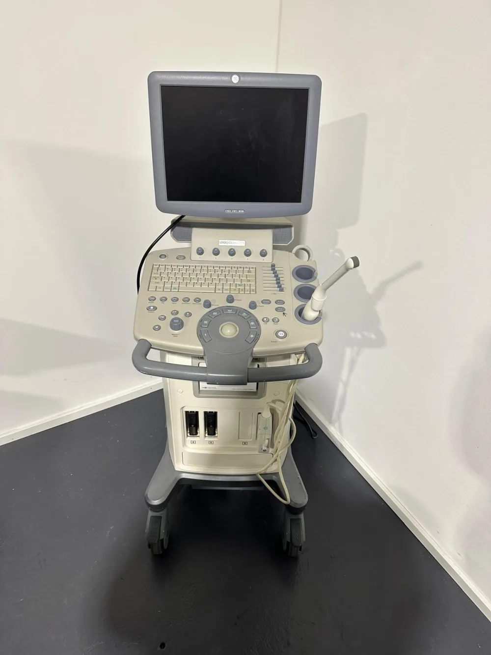GE Logiq C5 Premium Ultraschallgerät (s/w)