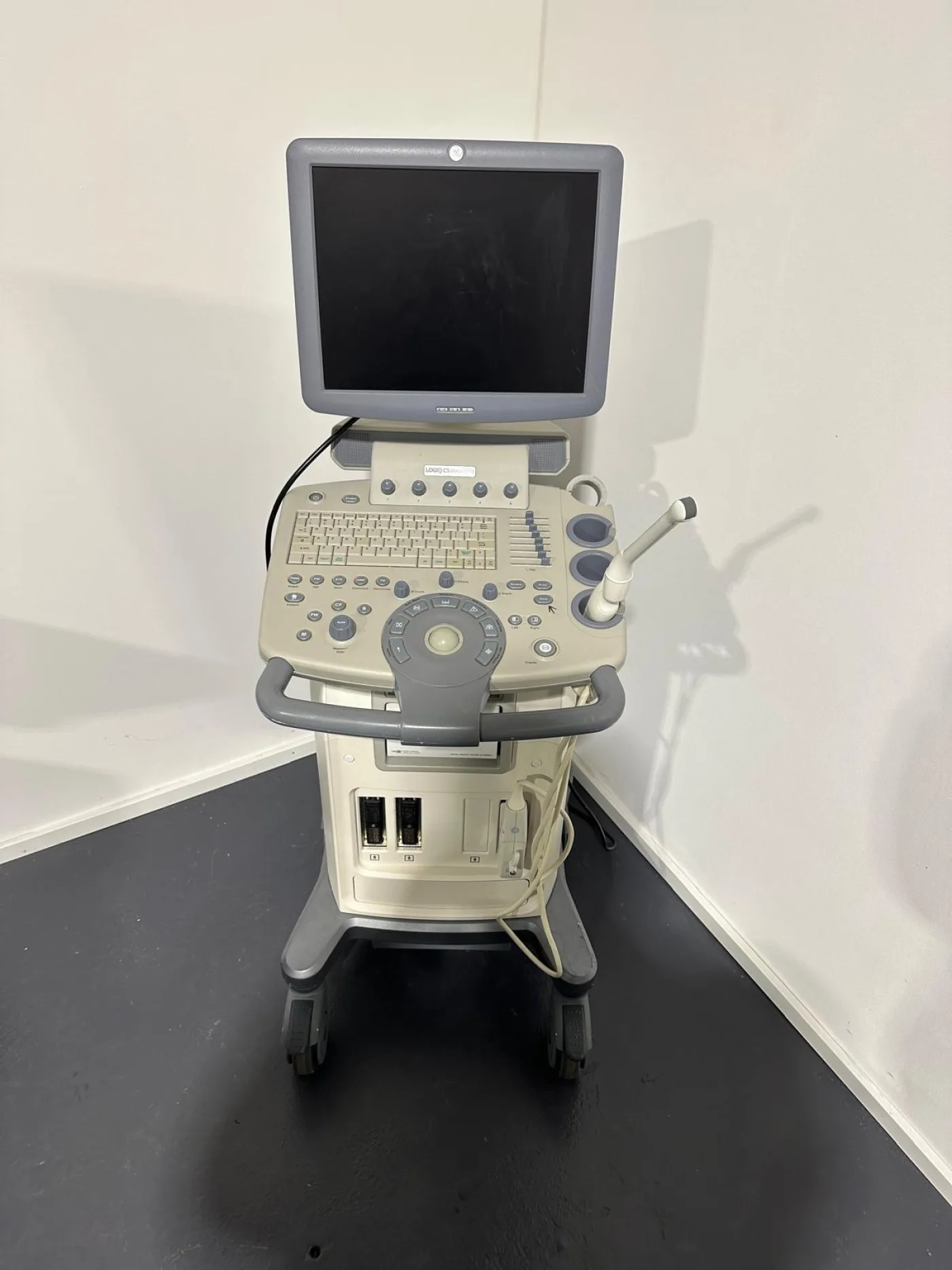GE Logiq C5 Premium Ultraschallgerät (s/w) - 1