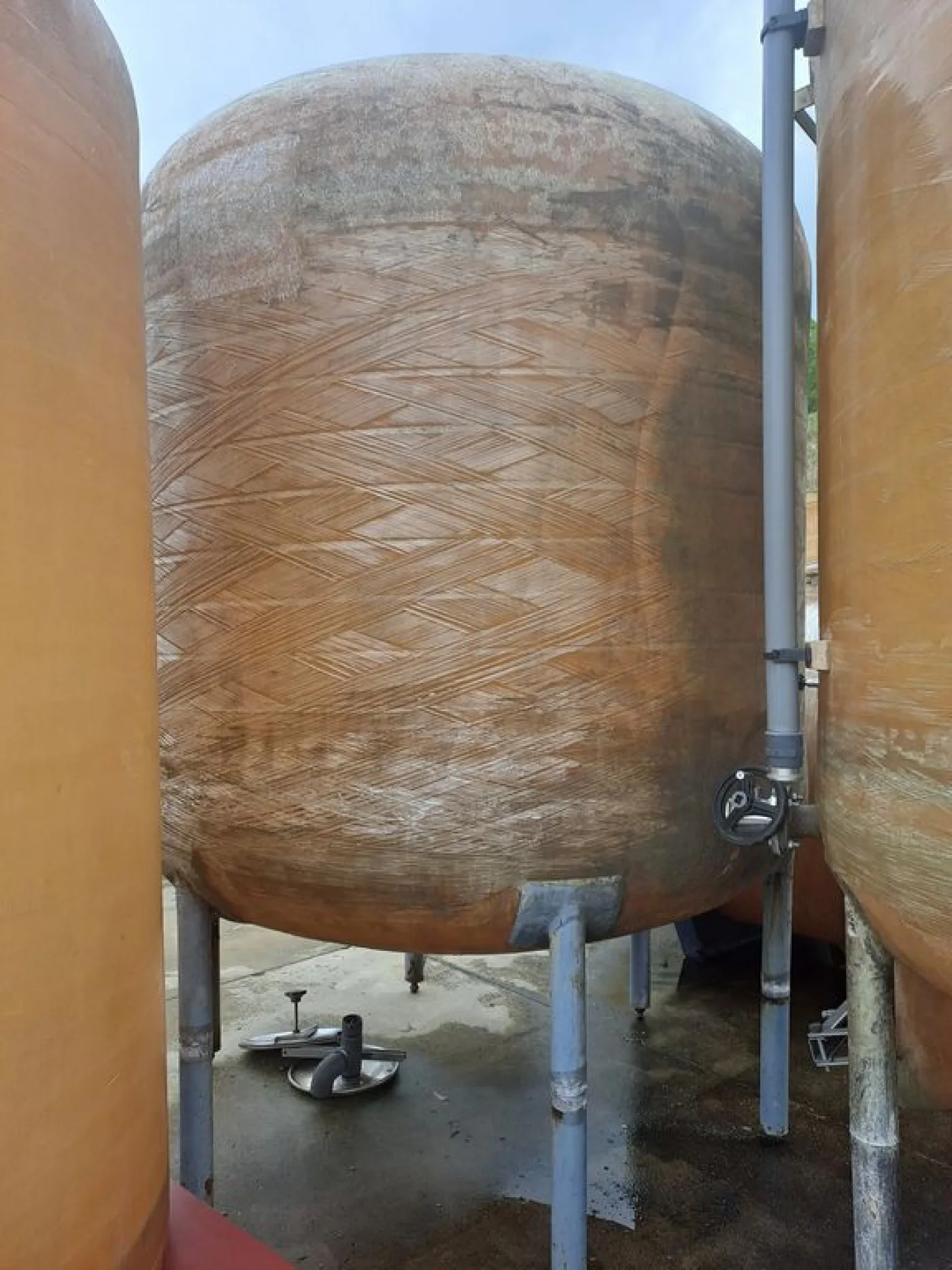 FIBERGLASS STORAGE TANK MODEL, 100 HL CAPACITY WITH ROUNDED BOTTOM, SECOND HAND EQUIPMENT - 5