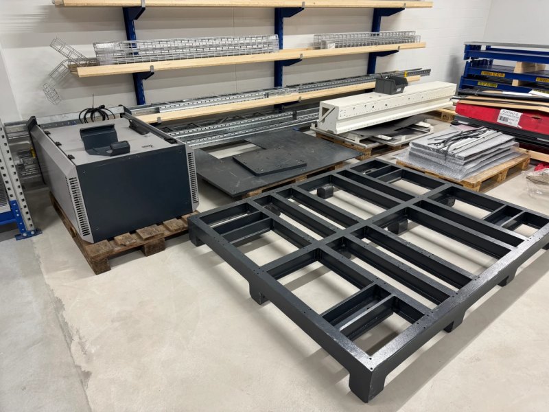 023568 - KUKA KR 16