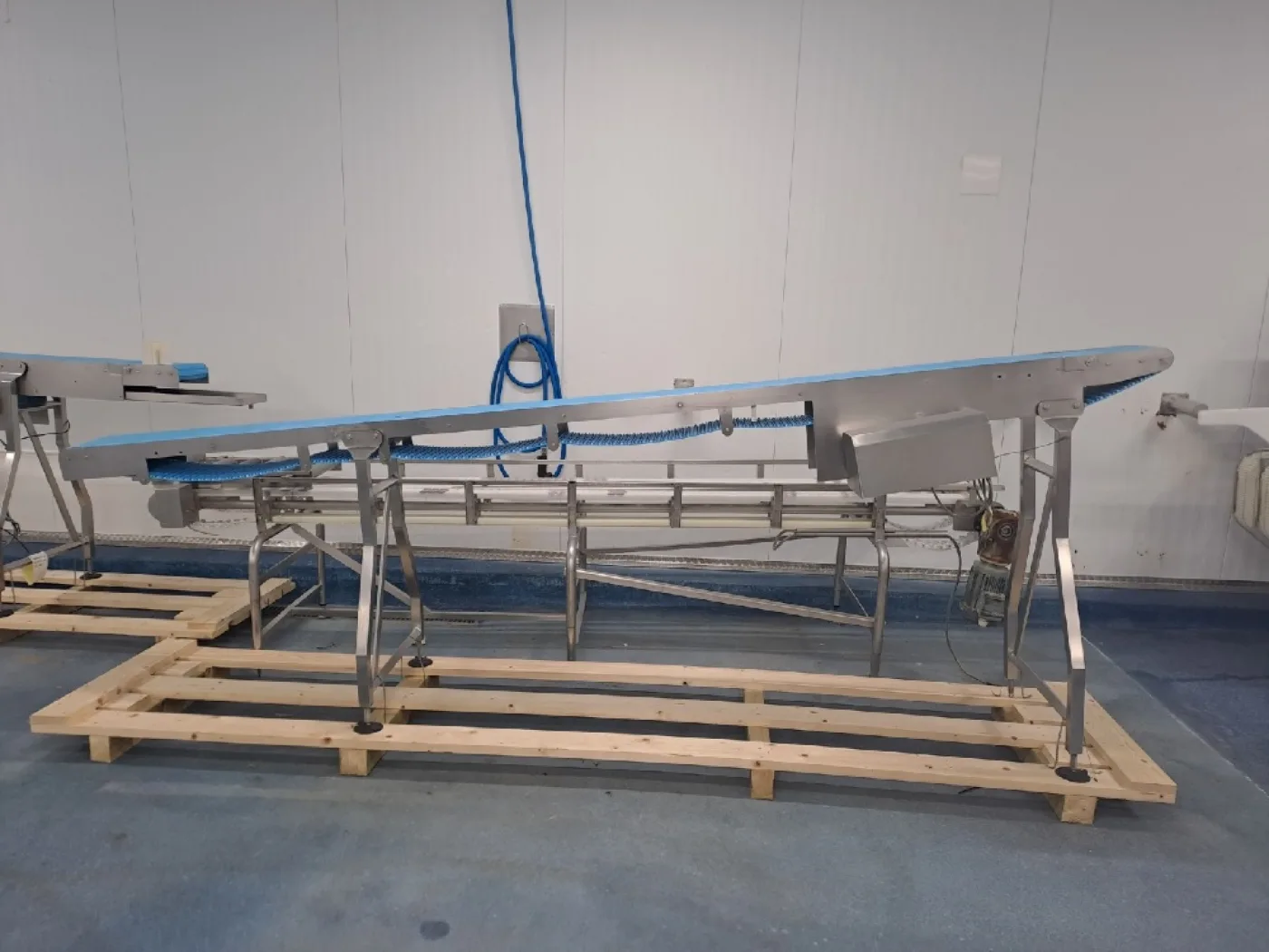 Conveyor Incline 245cm x 3.8m - 1