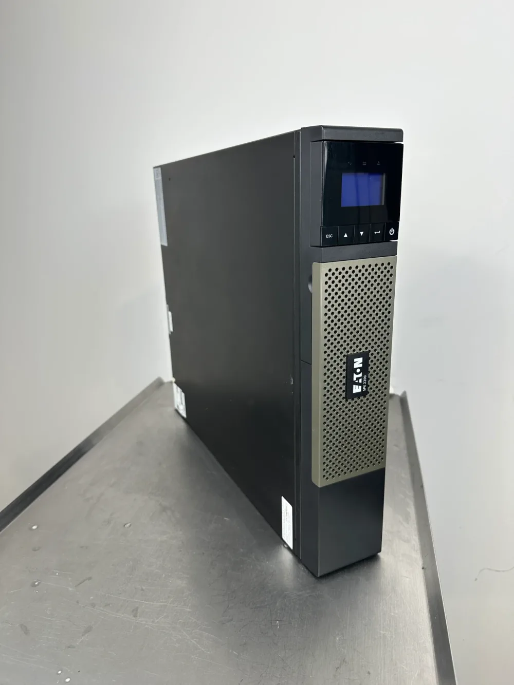 Eaton 5PX 2200i RT USV – 2200 VA / 1980 W – Rack/Tower UPS