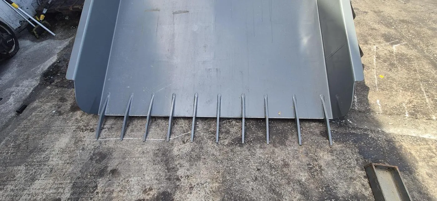 2024 2m Shaker Feeder - 4
