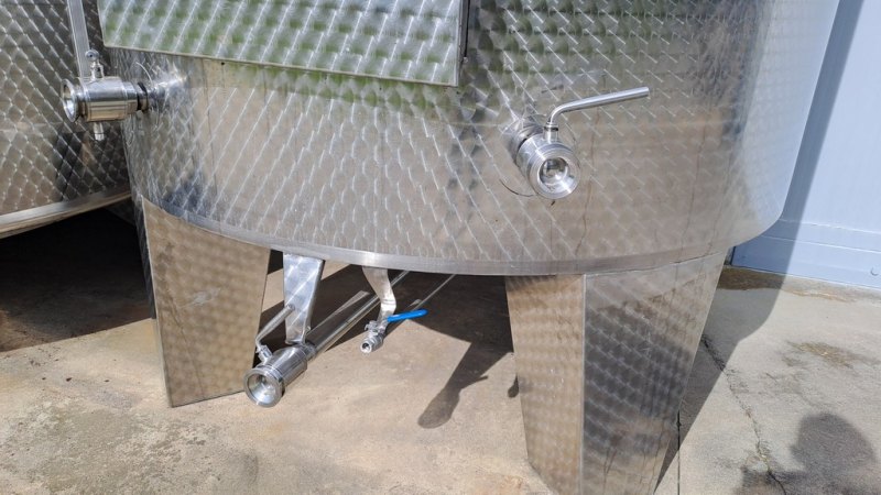 STAINLESS STEEL TANK 8.000 LITERS (80 HL), STORAGE MODEL TOTALLY INSULATED, PRESSURE ROUNDED BOTTOMS, SECOND HAND EQUIPMENT