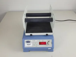 Stuart SSM1 Mini Orbital Shaker with holder