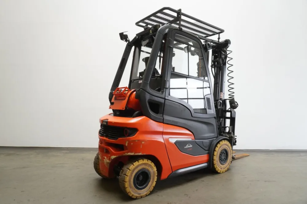 Frontstapler Linde H 30 T 1202 (2021)