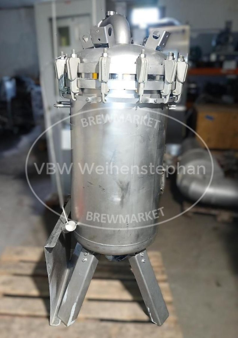 Filter housing