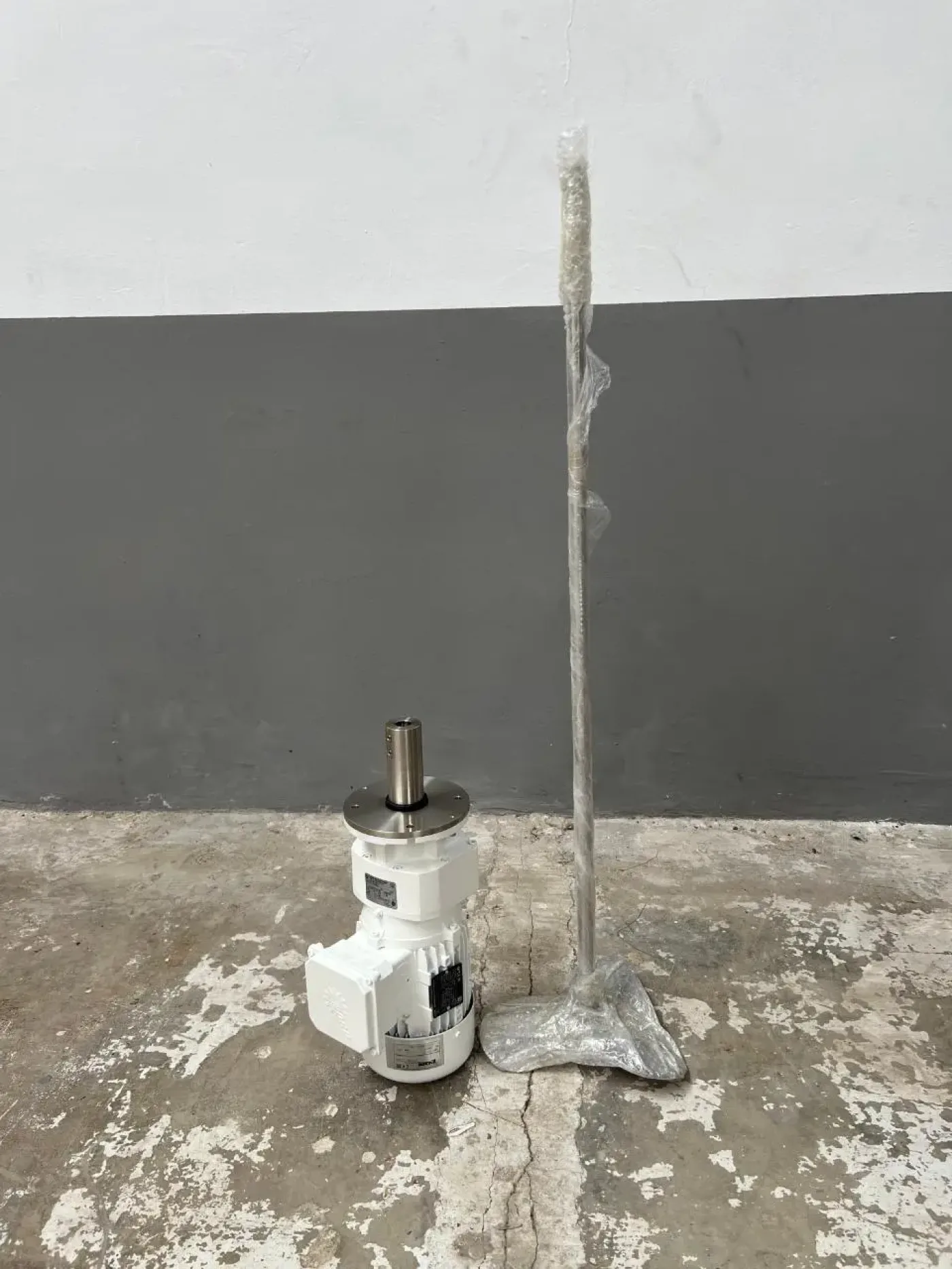 STAINLESS STEEL 3-BLADE PROPELLER TYPE AGITATOR NBI 0.55 kW 194 rpm - 1