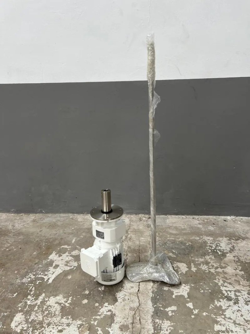 STAINLESS STEEL 3-BLADE PROPELLER TYPE AGITATOR NBI 0.55 kW 194 rpm