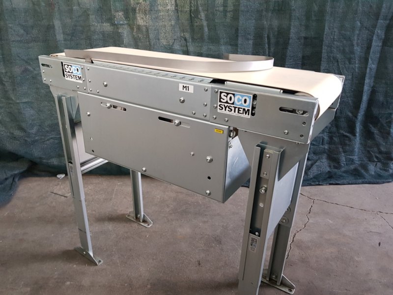 NASTRO TRASPORTATORE LINEARE MOTORIZZATO – SOCO SYSTEM