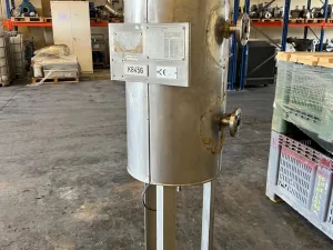USED STAINLESS STEEL TANK 49 LITERS WITH INTERIOR COIL AND HEAT INSULATION