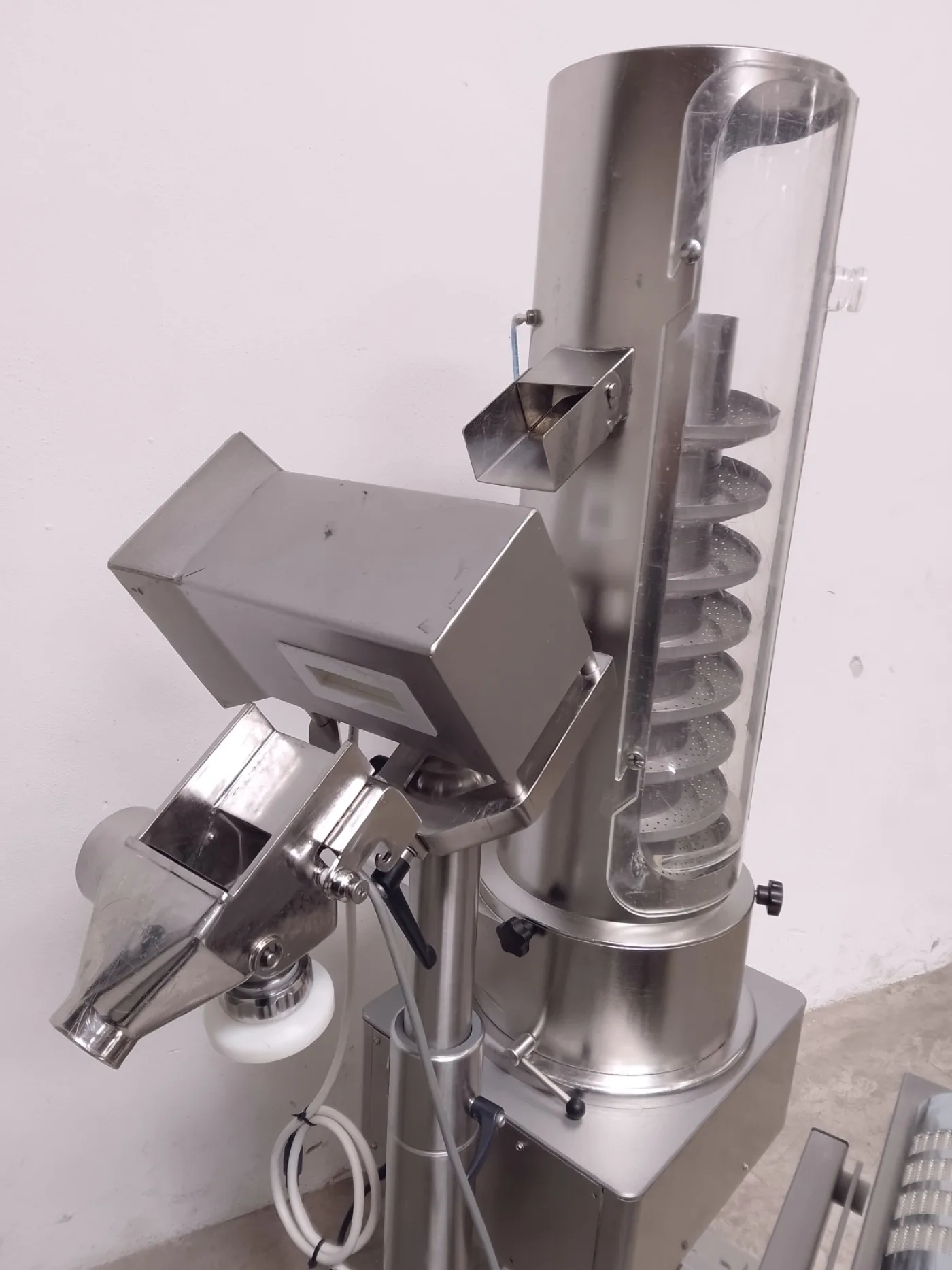 DEPOLVERIZZATORE COMPRESSE CON RILEVATORE METALLI – KRAMER – MOD. E2000-500ER - 6