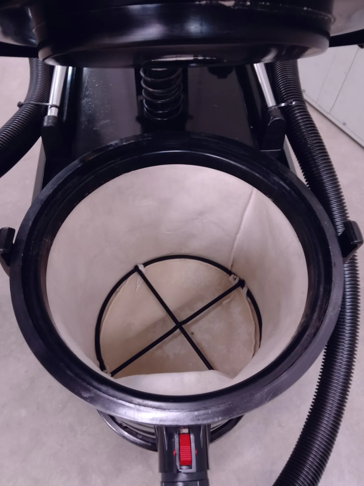 ASPIRATORE CON SACCA FILTRO - 4