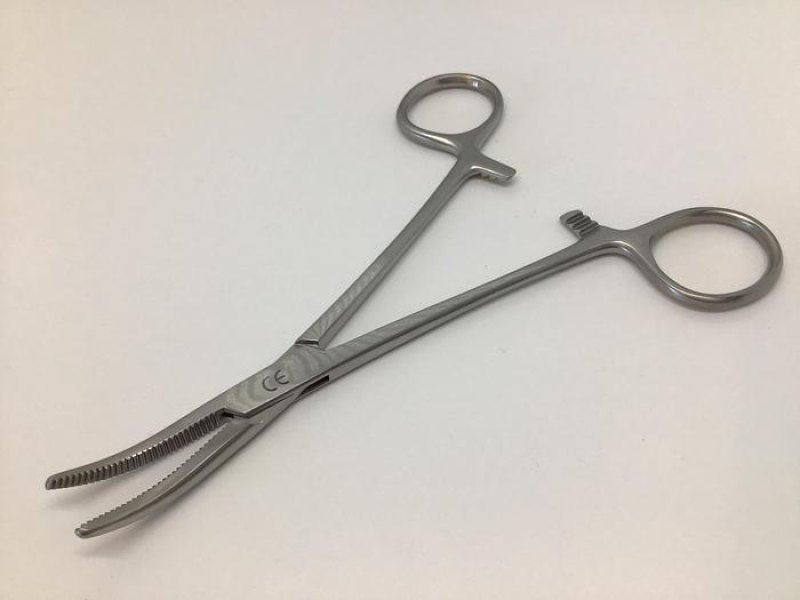Spencer Wells Forcep Curved 150mm