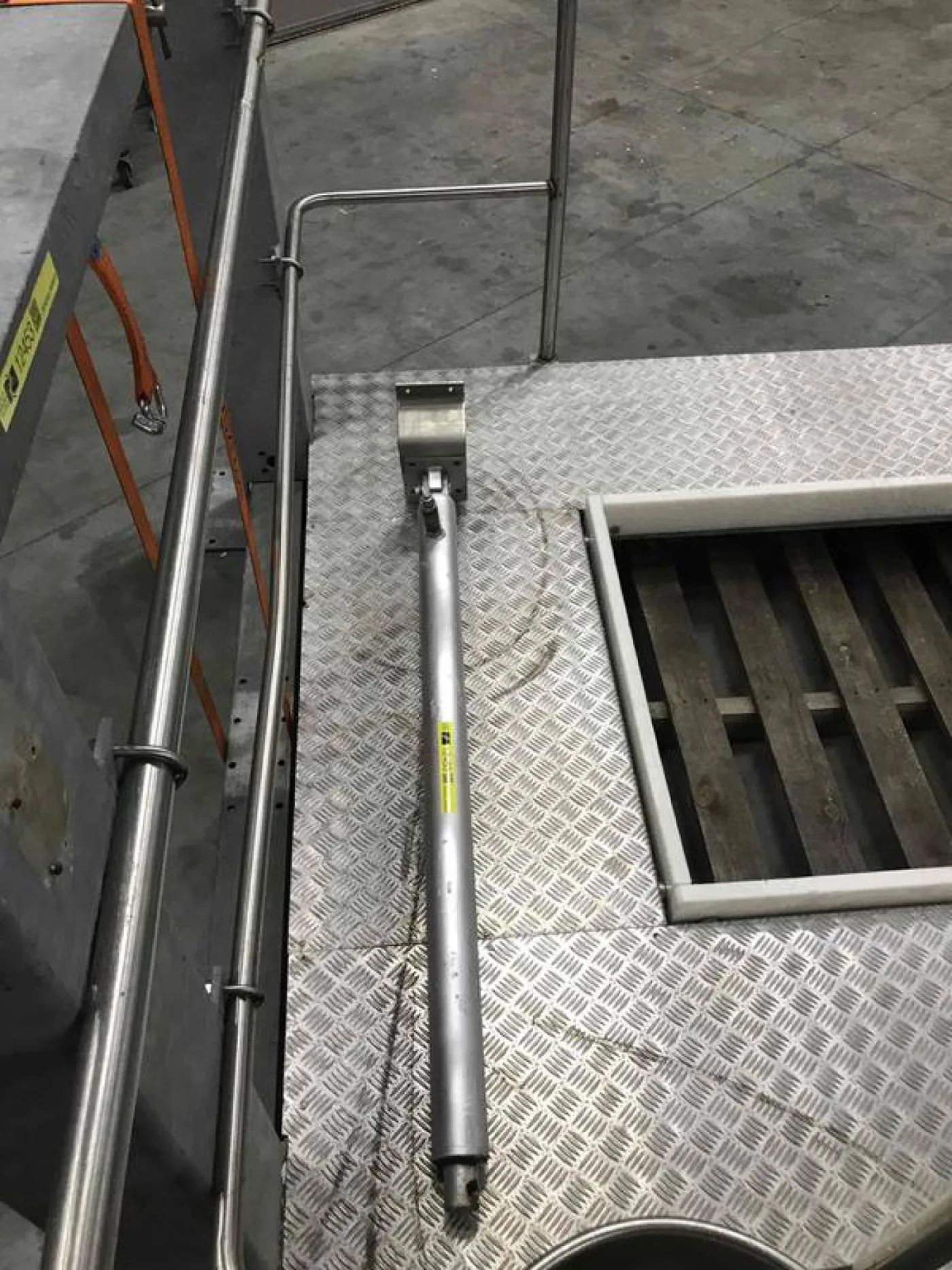 All-round slaughtering platform - 2
