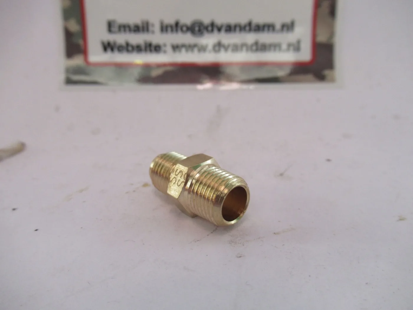 Verloopnippel brandstof/vacuümpomp - 2