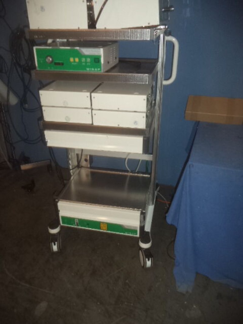 Endoskopieturm / Endoscopy trolley (Gebraucht, sehr gut)
