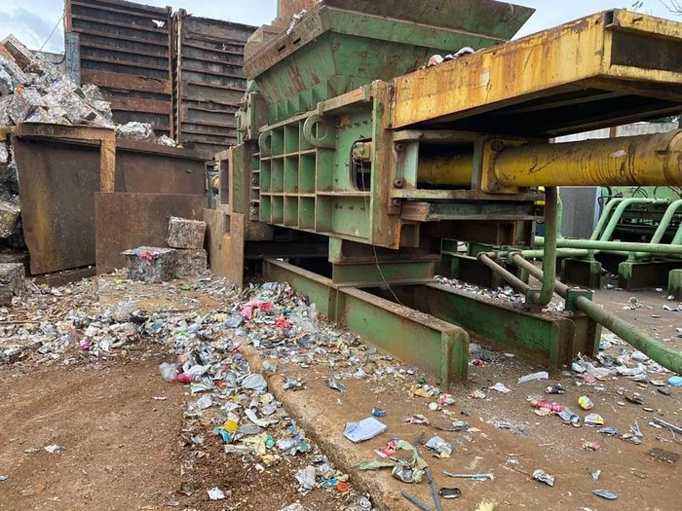 2009 Harris TGS 220 B2 Ferrous Metal Baler - 7