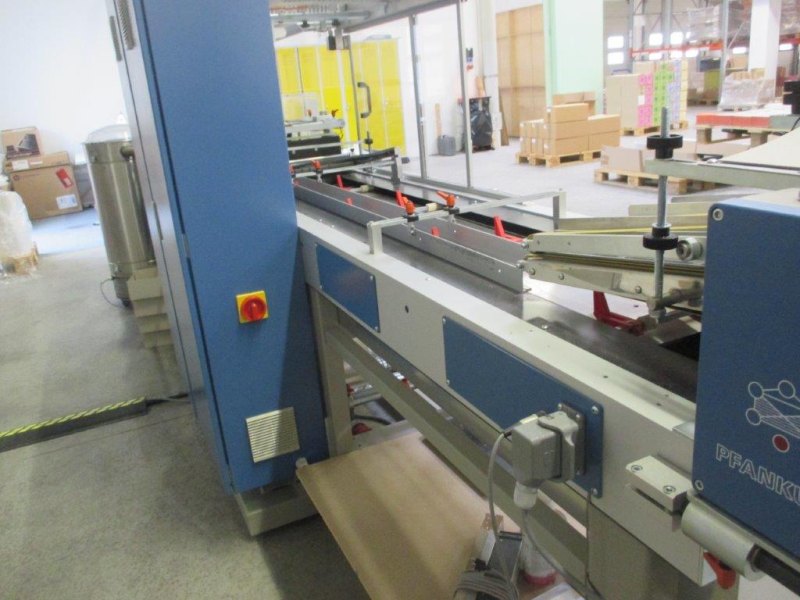 Verpackungsautomat Pfankuch VP-4502 mit Übergabestation ST 450
