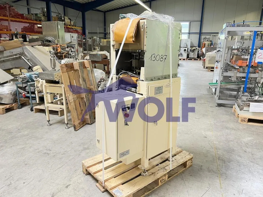 Guillotine/Hackvorrichtung HOPPE - Type GS-280, zum Ablängen der Stränge.