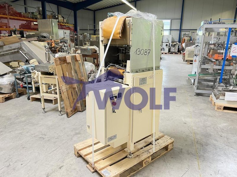 Guillotine/Hackvorrichtung HOPPE - Type GS-280, zum Ablängen der Stränge.
