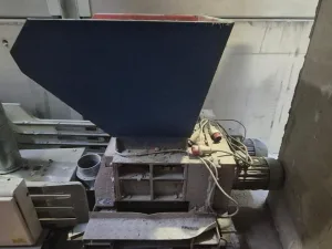 2006 Untha RS 30 Four Shaft Quad Shredder