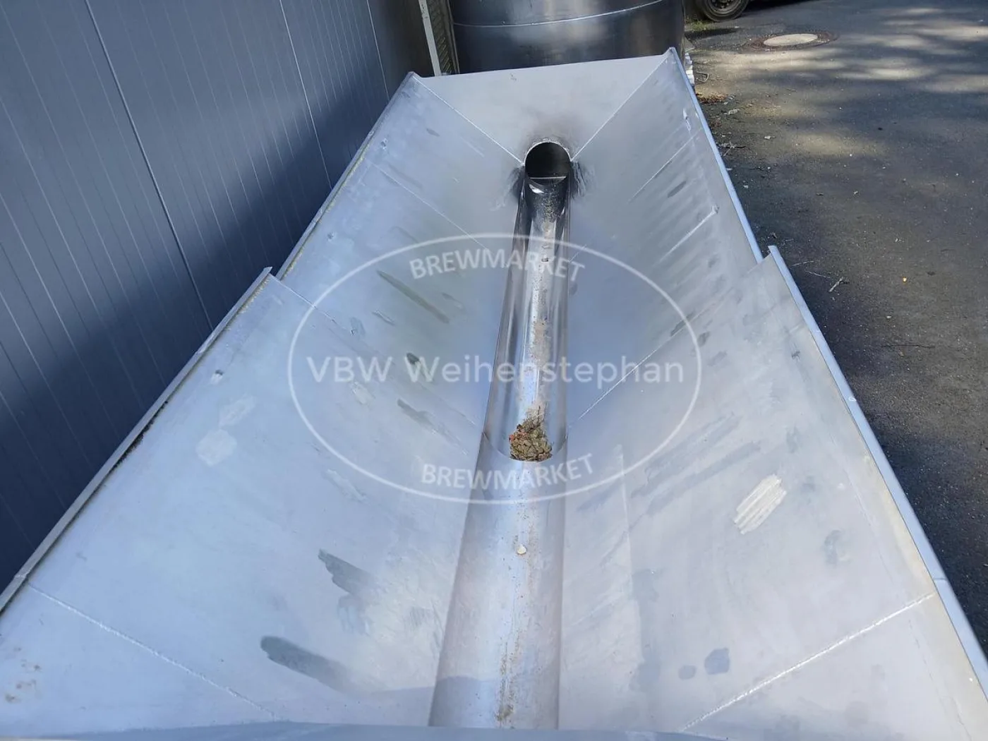 Discharge tub - 3