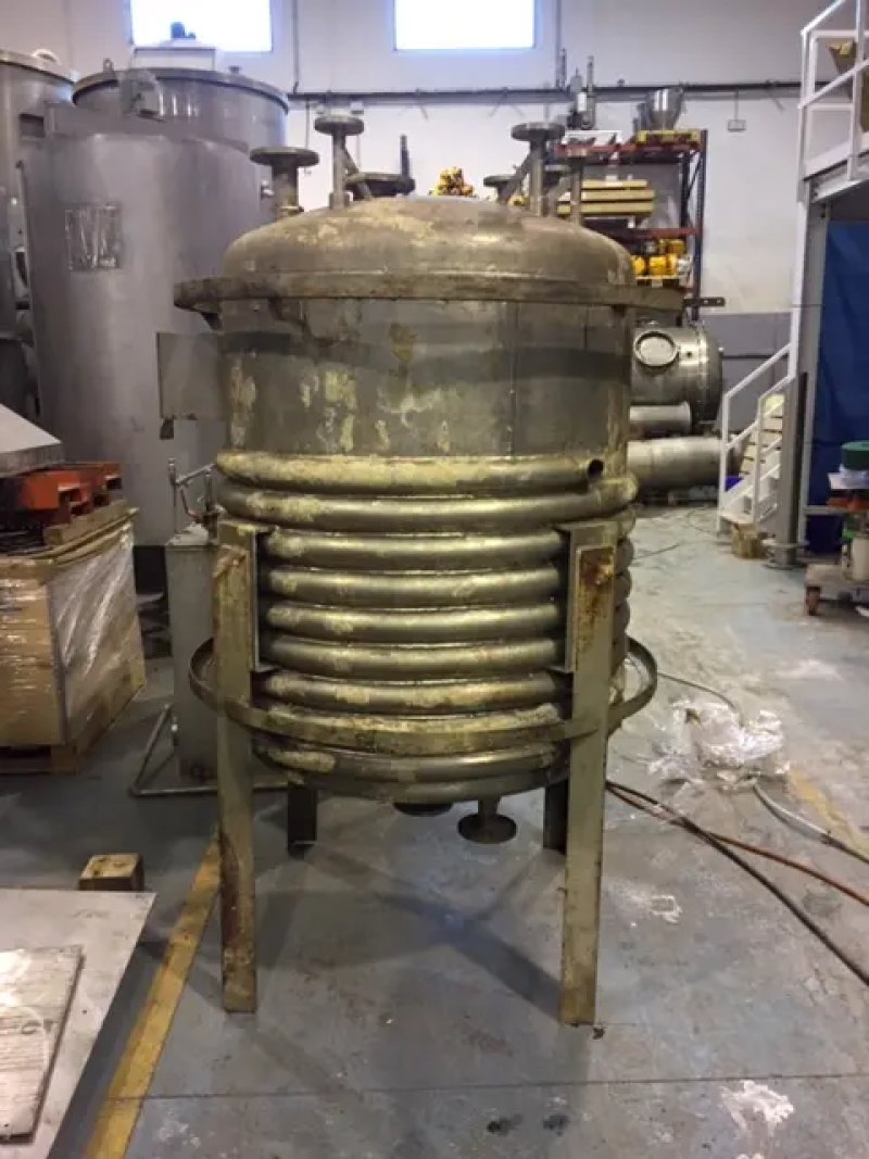 STAINLESS STEEL TANK 316L 850 LITERS MORES2 WORKSHOPS WITH USED HALF CANE
