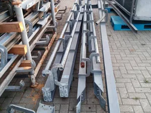 Tube rail