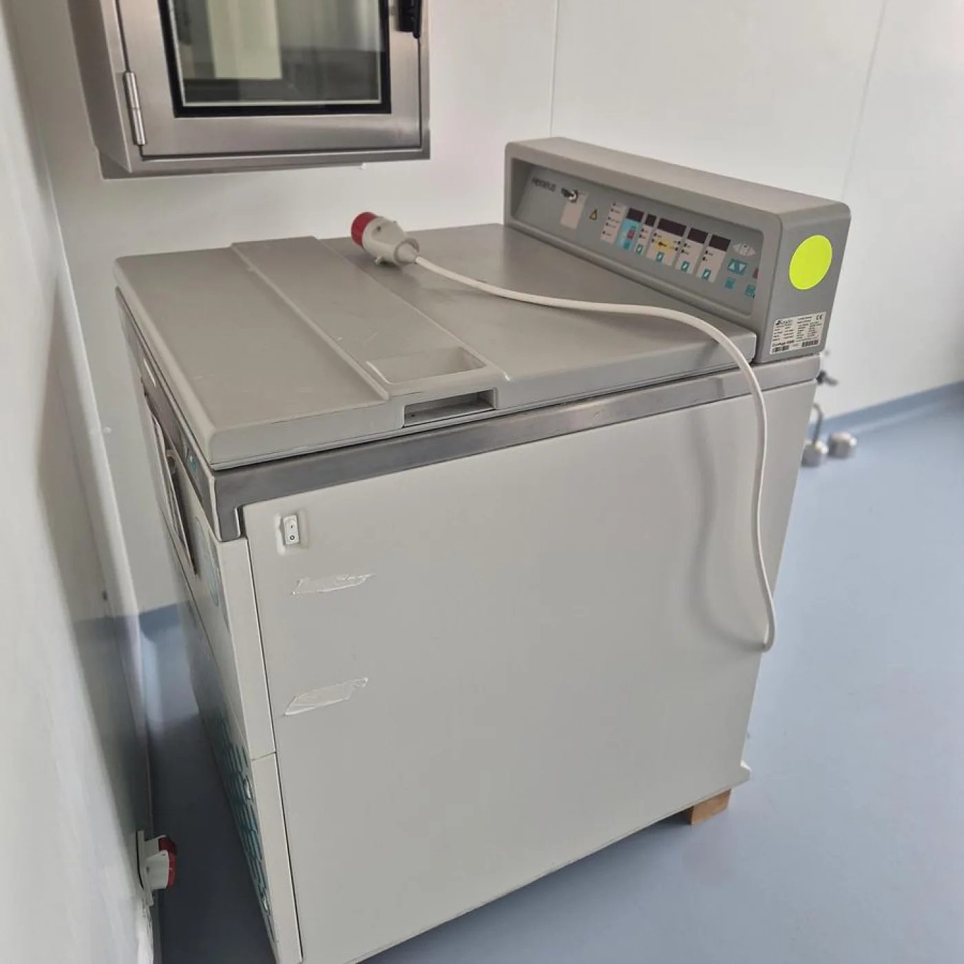 Heraeus Kendro Cryofuge 6000i - 4