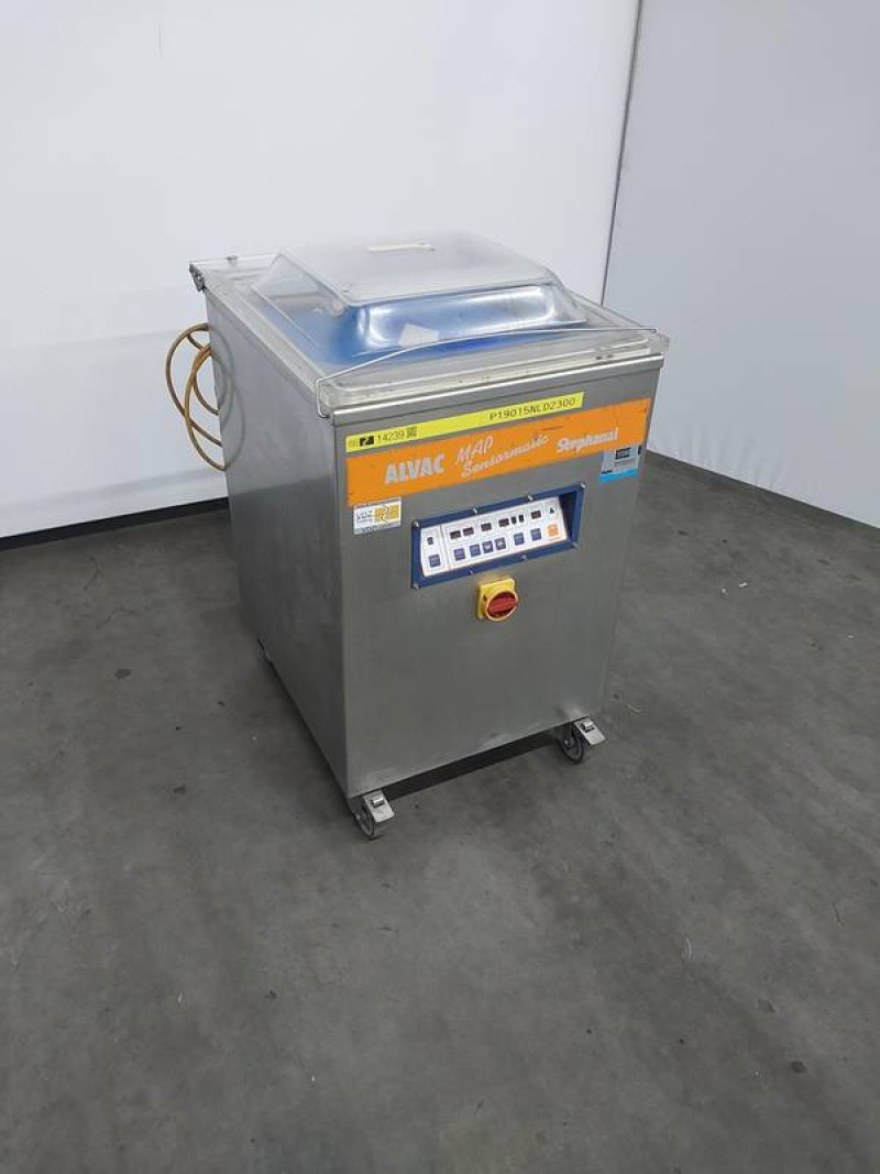 Vacuum packaging machine