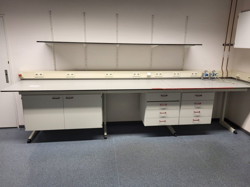 1977 - Used S+B Laboratory wall table (400 cm)